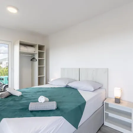 Bonce - Five Bedroom With Private Swimming Pool * Kaštela