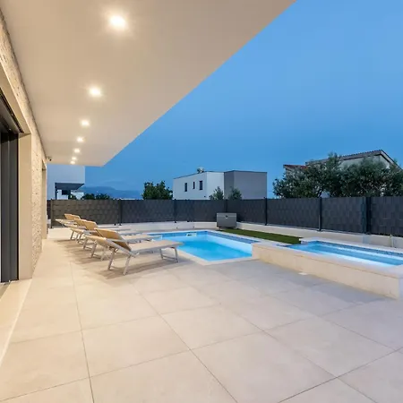 Bonce - Five Bedroom With Private Swimming Pool * Kaštela