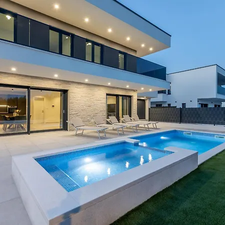 Bonce - Five Bedroom With Private Swimming Pool Villa Kaštela