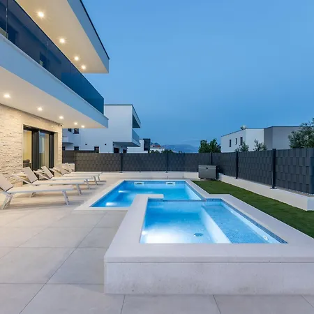 Bonce - Five Bedroom With Private Swimming Pool * Kaštela
