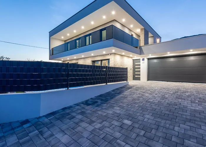 Vila Bonce - Five Bedroom With Private Swimming Pool Kaštela