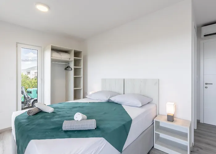Bonce - Five Bedroom With Private Swimming Pool * Kaštela