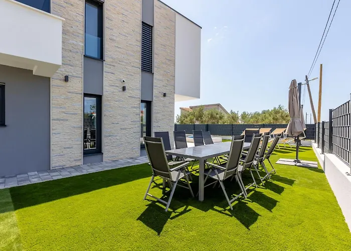 Bonce - Five Bedroom With Private Swimming Pool Kaštela