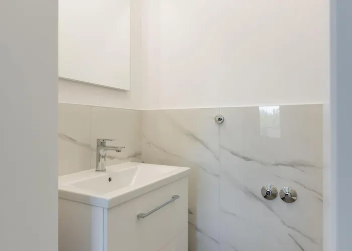 Bonce - Five Bedroom With Private Swimming Pool Vila *